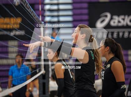 Thumbnail 2 in Mira Costa vs. Harrisburg (Durango Fall Classic) photogallery.