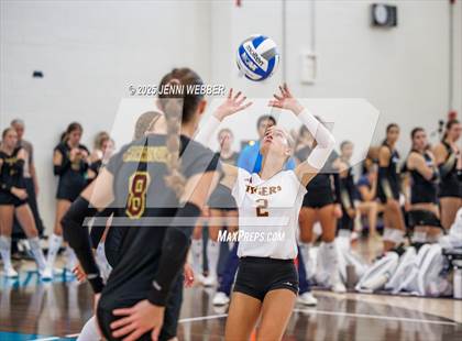 Thumbnail 3 in Mira Costa vs. Harrisburg (Durango Fall Classic) photogallery.