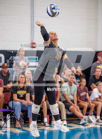Thumbnail 3 in Mira Costa vs. Harrisburg (Durango Fall Classic) photogallery.