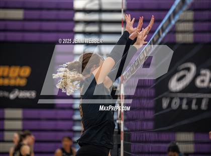 Thumbnail 1 in Mira Costa vs. Harrisburg (Durango Fall Classic) photogallery.