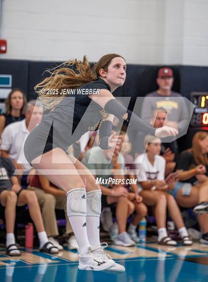 Thumbnail 2 in Mira Costa vs. Harrisburg (Durango Fall Classic) photogallery.