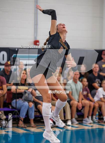 Thumbnail 1 in Mira Costa vs. Harrisburg (Durango Fall Classic) photogallery.