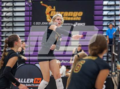 Thumbnail 3 in Mira Costa vs. Harrisburg (Durango Fall Classic) photogallery.
