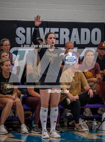 Thumbnail 2 in Mira Costa vs. Harrisburg (Durango Fall Classic) photogallery.