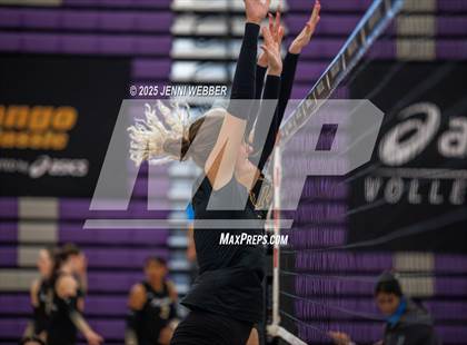 Thumbnail 2 in Mira Costa vs. Harrisburg (Durango Fall Classic) photogallery.