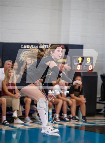 Thumbnail 1 in Mira Costa vs. Harrisburg (Durango Fall Classic) photogallery.