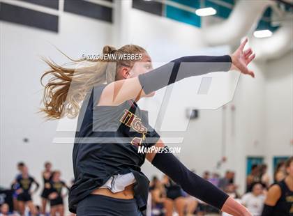 Thumbnail 1 in Mira Costa vs. Harrisburg (Durango Fall Classic) photogallery.