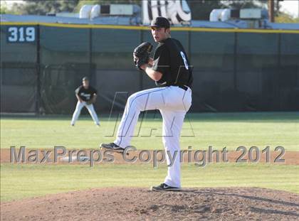 Thumbnail 2 in JSerra Catholic @ Servite photogallery.