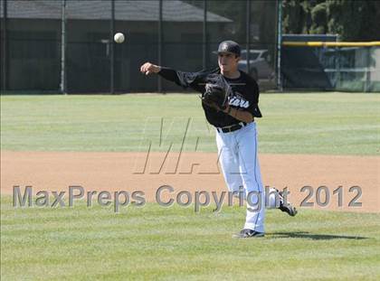Thumbnail 2 in JSerra Catholic @ Servite photogallery.