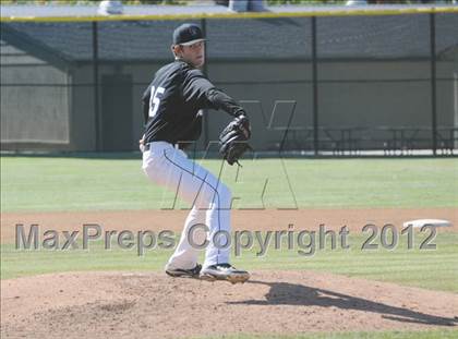 Thumbnail 2 in JSerra Catholic @ Servite photogallery.