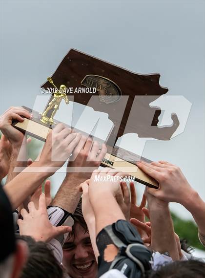 Thumbnail 1 in Winchester vs. Medfield (MIAA Division 2 State Final) photogallery.