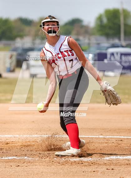 Thumbnail 3 in Cascade vs Western Dubuque (West Delaware Invitational) photogallery.