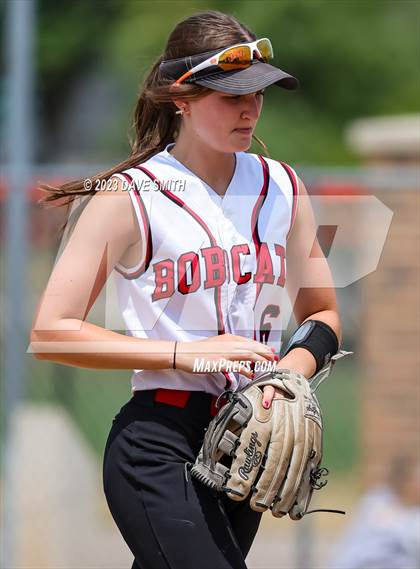 Thumbnail 3 in Cascade vs Western Dubuque (West Delaware Invitational) photogallery.