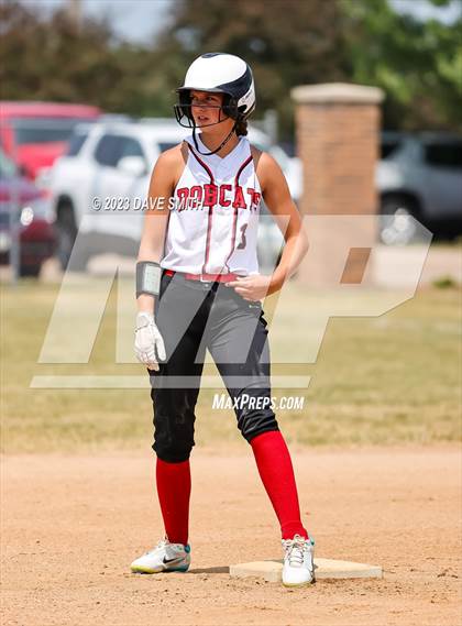 Thumbnail 3 in Cascade vs Western Dubuque (West Delaware Invitational) photogallery.