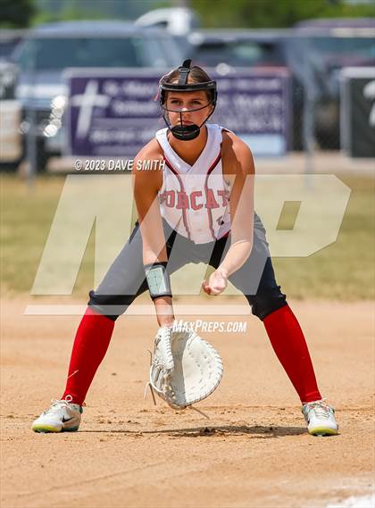 Thumbnail 1 in Cascade vs Western Dubuque (West Delaware Invitational) photogallery.