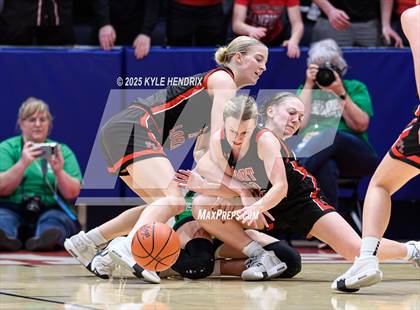 Thumbnail 3 in Waterford vs. Fort Loramie (OHSAA Div II Final) photogallery.