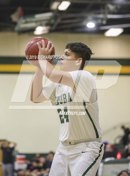 Thumbnail 2 in Dinuba vs. Selma (68th Annual Kingsburg Lions Club Tournament) photogallery.