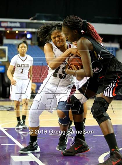 Thumbnail 3 in Eastside College Prep vs Village Christian (CIF State D5 Final) photogallery.