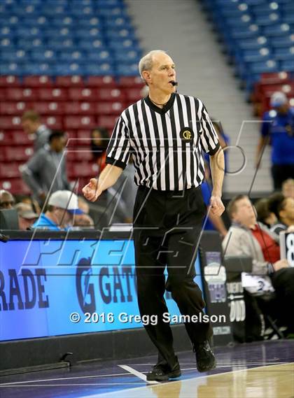 Thumbnail 2 in Eastside College Prep vs Village Christian (CIF State D5 Final) photogallery.