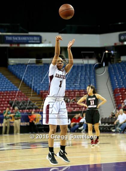 Thumbnail 3 in Eastside College Prep vs Village Christian (CIF State D5 Final) photogallery.