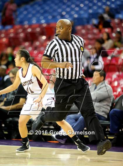 Thumbnail 3 in Eastside College Prep vs Village Christian (CIF State D5 Final) photogallery.