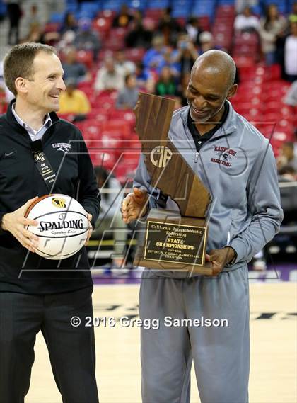 Thumbnail 2 in Eastside College Prep vs Village Christian (CIF State D5 Final) photogallery.