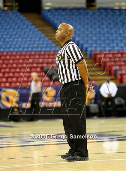 Thumbnail 2 in Eastside College Prep vs Village Christian (CIF State D5 Final) photogallery.