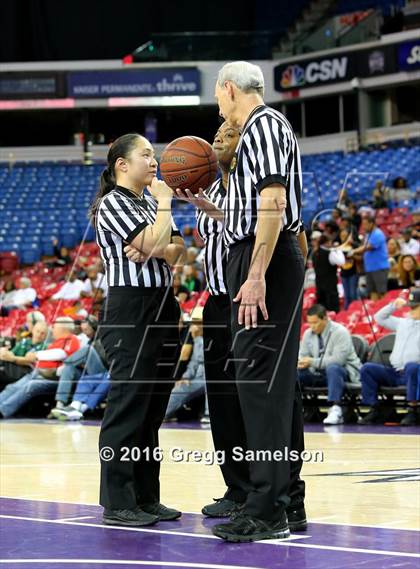 Thumbnail 2 in Eastside College Prep vs Village Christian (CIF State D5 Final) photogallery.