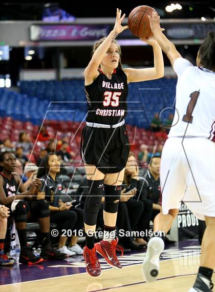 Thumbnail 3 in Eastside College Prep vs Village Christian (CIF State D5 Final) photogallery.