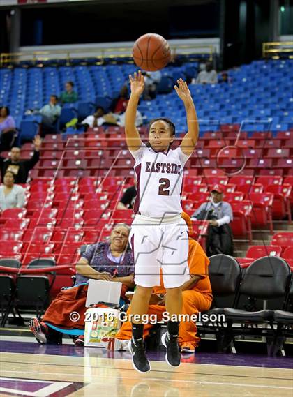 Thumbnail 3 in Eastside College Prep vs Village Christian (CIF State D5 Final) photogallery.