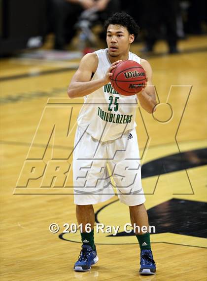 Thumbnail 2 in Eaglecrest vs. Overland (CHSAA 5A Final) photogallery.