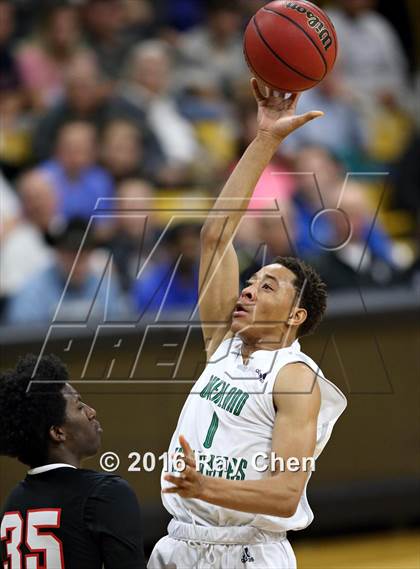 Thumbnail 2 in Eaglecrest vs. Overland (CHSAA 5A Final) photogallery.