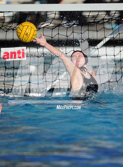 Thumbnail 2 in Santa Margarita vs. Carlsbad (Bill Barnett Holiday Cup) photogallery.