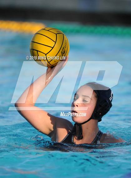 Thumbnail 3 in Santa Margarita vs. Carlsbad (Bill Barnett Holiday Cup) photogallery.