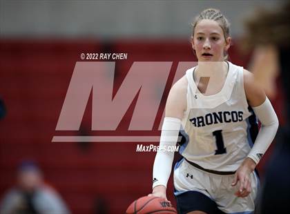 Thumbnail 2 in University vs. Platte Valley (CHSAA 3A Championship) photogallery.