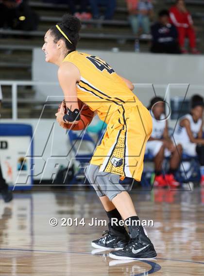 Thumbnail 3 in Manvel vs. Brennan (McDonald's Texas Invitational) photogallery.