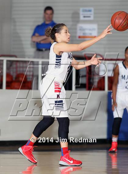 Thumbnail 2 in Manvel vs. Brennan (McDonald's Texas Invitational) photogallery.