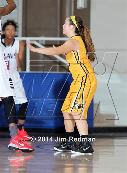 Thumbnail 2 in Manvel vs. Brennan (McDonald's Texas Invitational) photogallery.