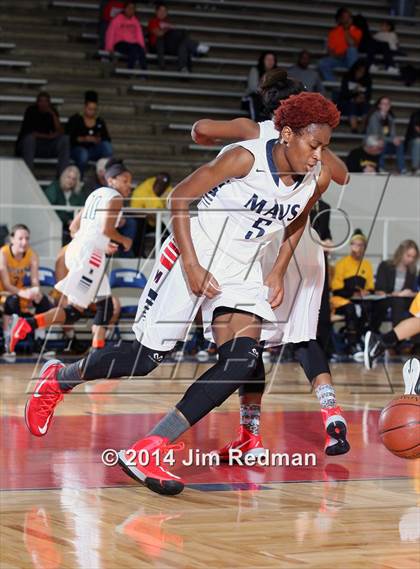 Thumbnail 2 in Manvel vs. Brennan (McDonald's Texas Invitational) photogallery.