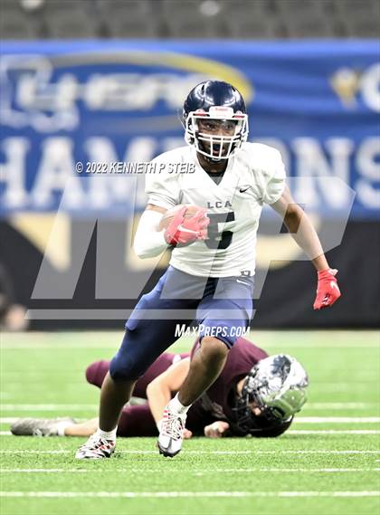 Thumbnail 1 in St. Thomas More vs. Lafayette Christian Academy (LHSAA Div II Select Final) photogallery.