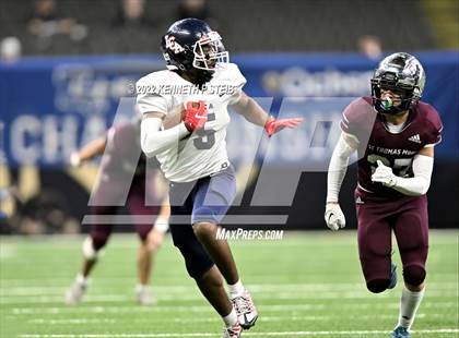 Thumbnail 1 in St. Thomas More vs. Lafayette Christian Academy (LHSAA Div II Select Final) photogallery.