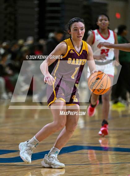 Thumbnail 1 in Spring Garden vs. Woodward Academy (She Got Game Classic) photogallery.