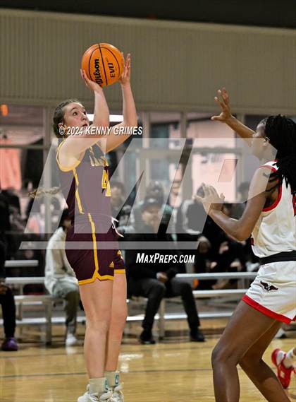Thumbnail 2 in Spring Garden vs. Woodward Academy (She Got Game Classic) photogallery.