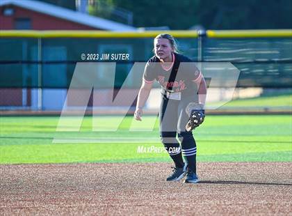 Thumbnail 3 in Snook vs Centerville (UIL 2A Reg IV Bi-District Playoff) photogallery.