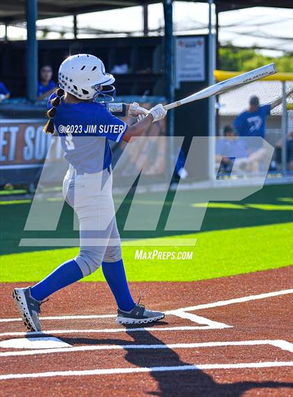 Thumbnail 2 in Snook vs Centerville (UIL 2A Reg IV Bi-District Playoff) photogallery.