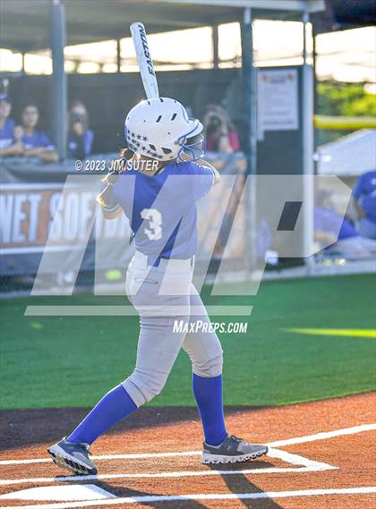 Thumbnail 2 in Snook vs Centerville (UIL 2A Reg IV Bi-District Playoff) photogallery.