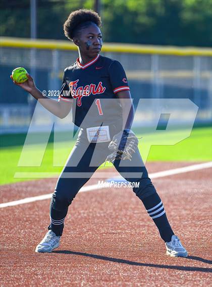 Thumbnail 3 in Snook vs Centerville (UIL 2A Reg IV Bi-District Playoff) photogallery.