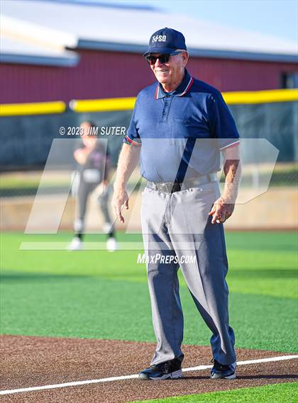 Thumbnail 1 in Snook vs Centerville (UIL 2A Reg IV Bi-District Playoff) photogallery.