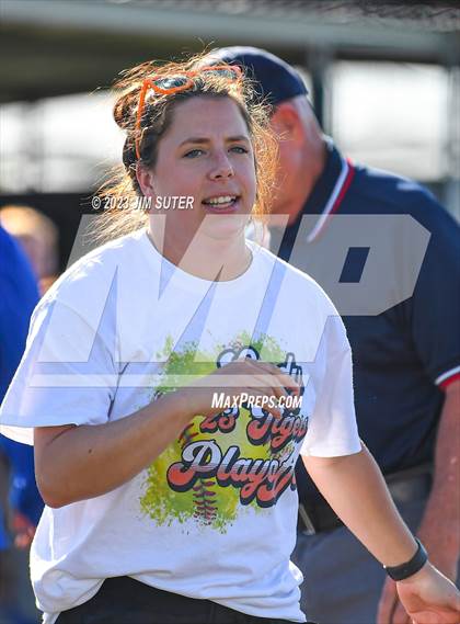 Thumbnail 3 in Snook vs Centerville (UIL 2A Reg IV Bi-District Playoff) photogallery.