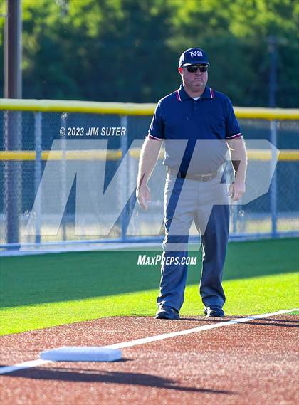 Thumbnail 2 in Snook vs Centerville (UIL 2A Reg IV Bi-District Playoff) photogallery.
